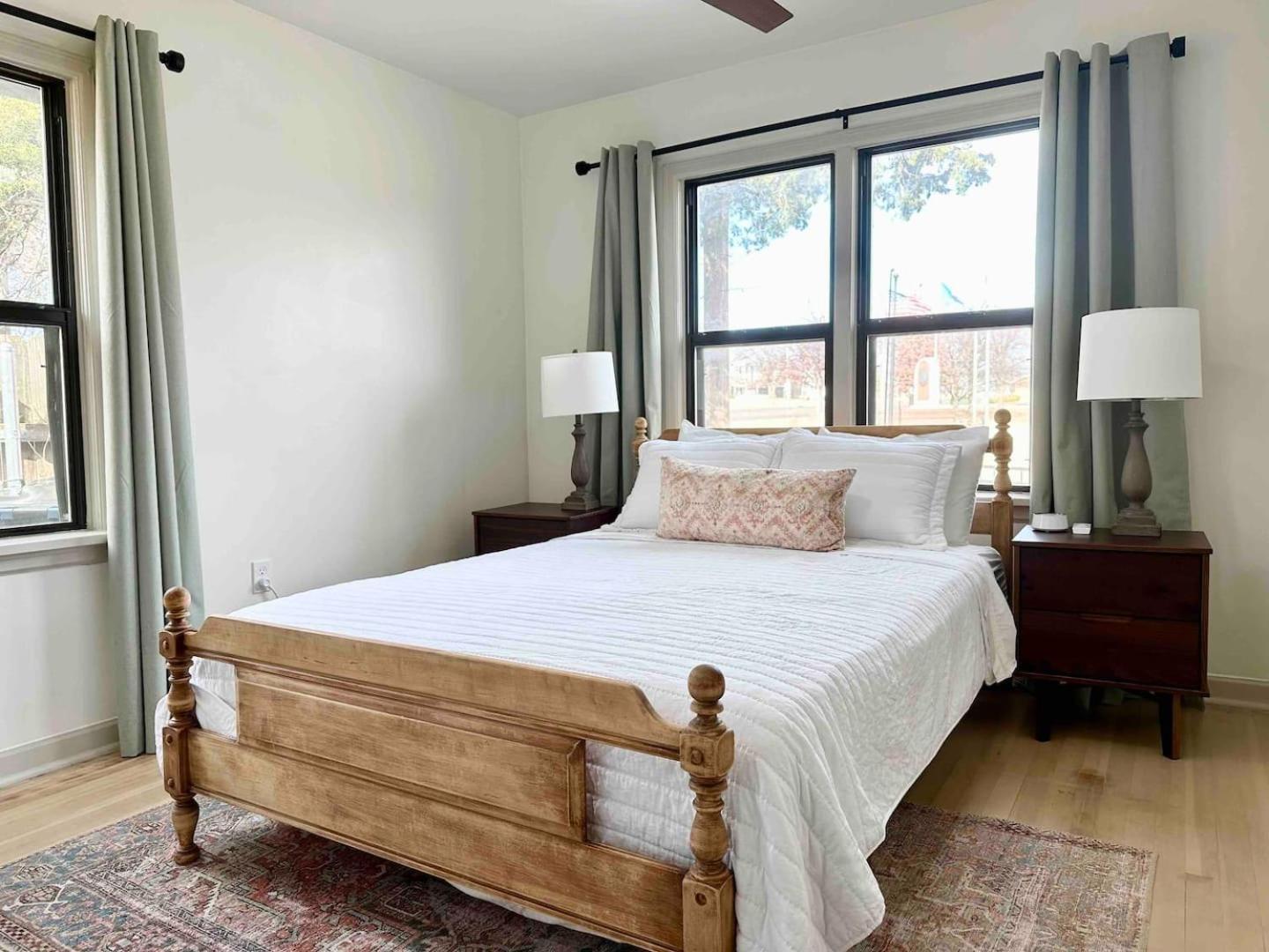 Campus Cottage Kng Bed! Walk To Uco And Downtown Edmond Exterior photo
